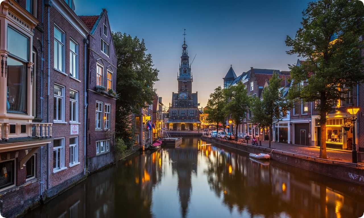 Нидерланды - это место, где можно насладиться красивой природой, уникальной культурой и комфортной жизнью. Здесь каждый найдет свою счастливую точку.