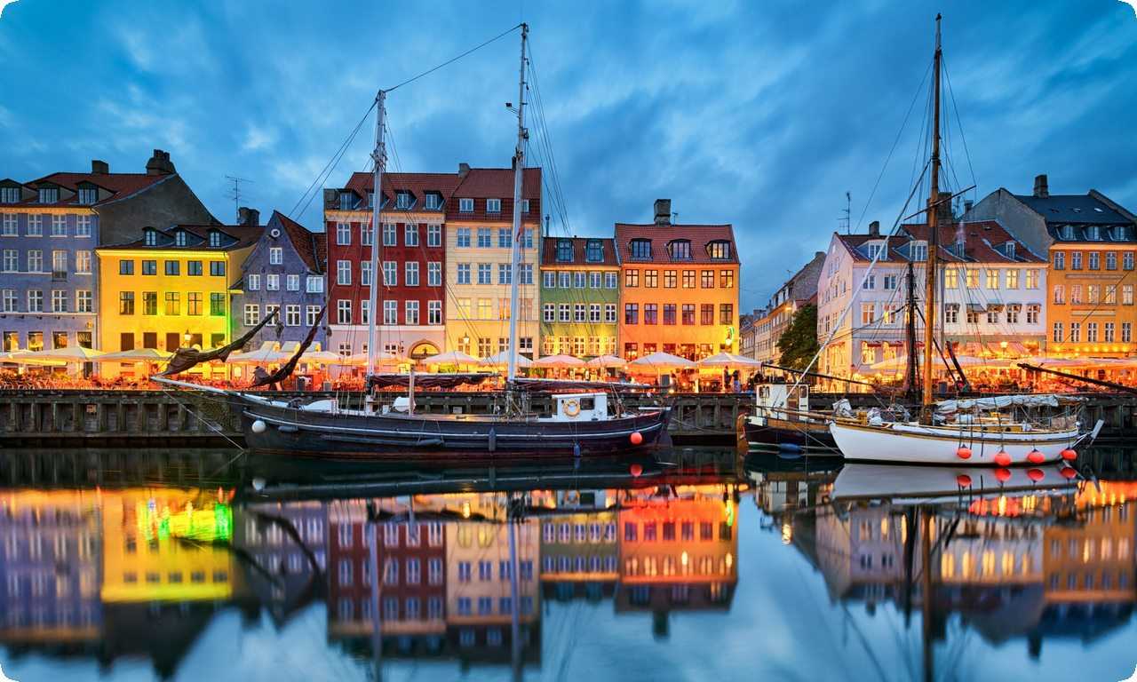 Дания - это уютные города, красивые пляжи и много зелени. Эта страна сочетает в себе комфортный образ жизни и уникальную культуру.