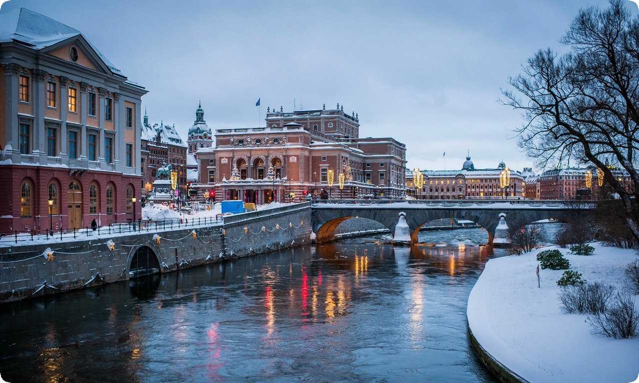 Швеция - это красивая природа, уютные города и высокий уровень жизни. Эта страна известна своей культурой и комфортным образом жизни.