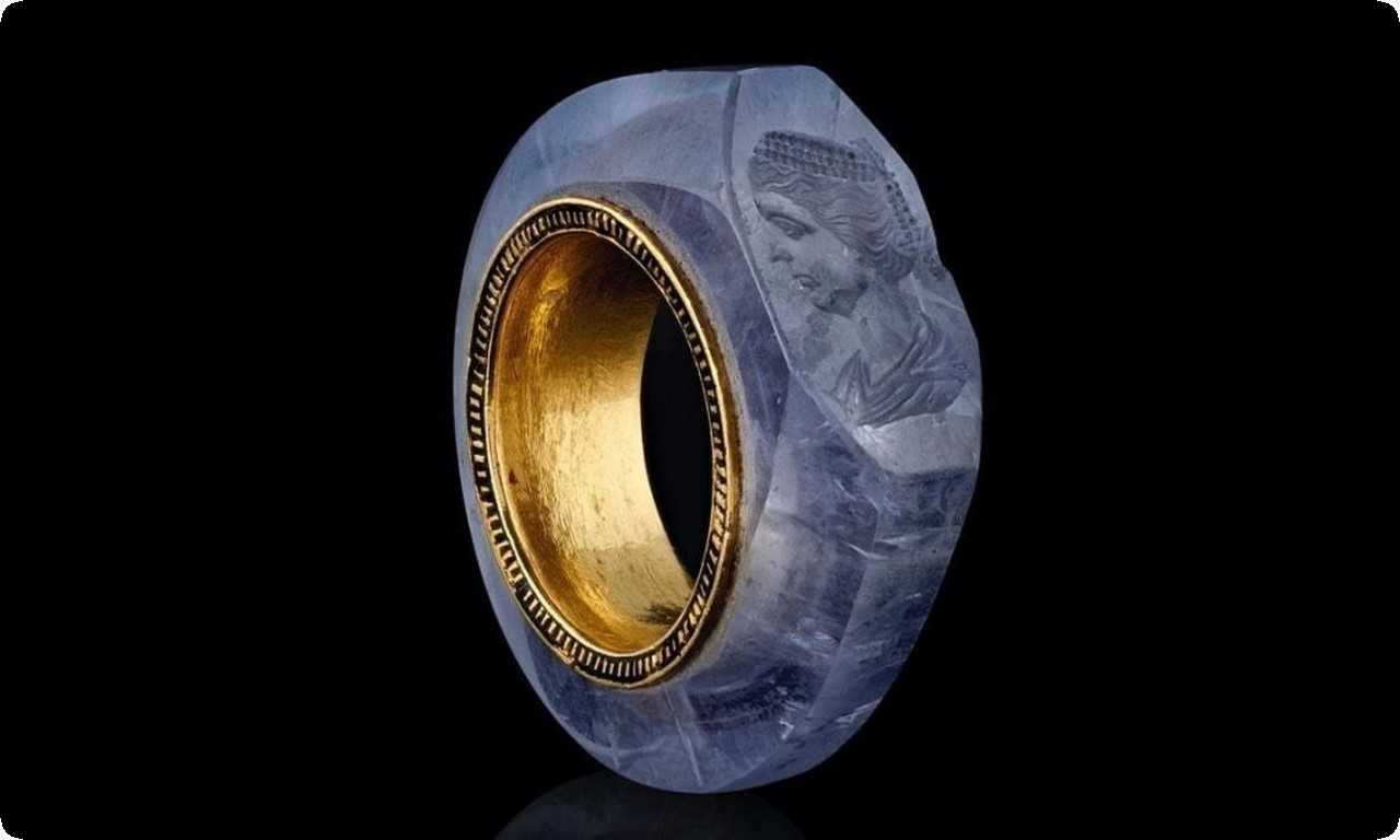Сапфировое кольцо, принадлежавшее Калигуле, имеет историческую ценность и является уникальным артефактом Римской империи. Кольцо украшено сапфиром и бриллиантами и до сих пор восхищает своей красотой.