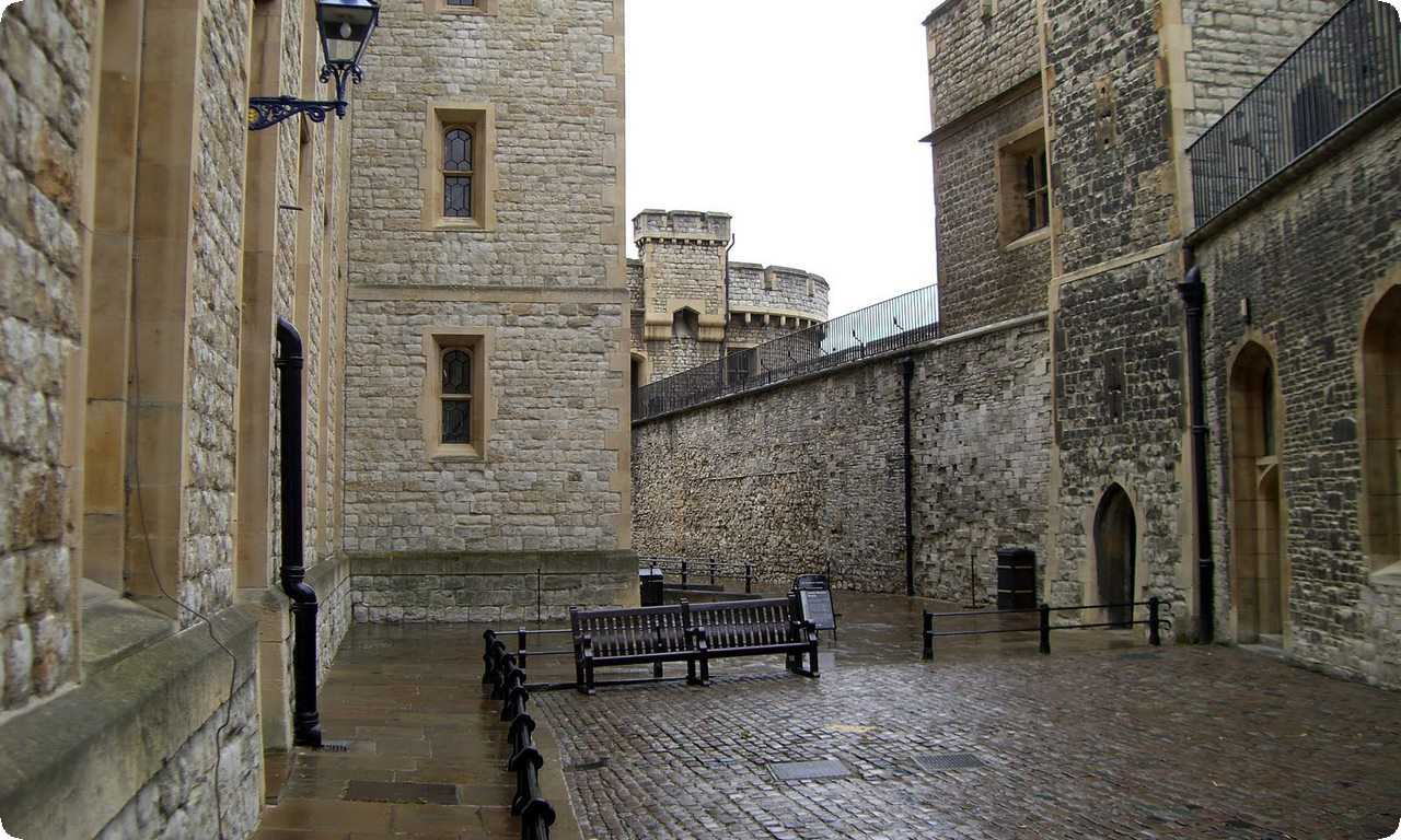 Изображение стен Лондонского Тауэра, на которых был казнен Уот Тайлер