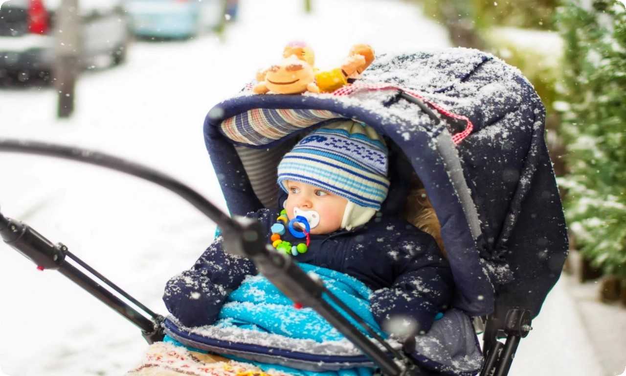 Норвежцы считают, что свежий воздух и природа способствуют укреплению иммунной системы младенцев, поэтому родители оставляют их на улице для сна вне зависимости от температуры.
