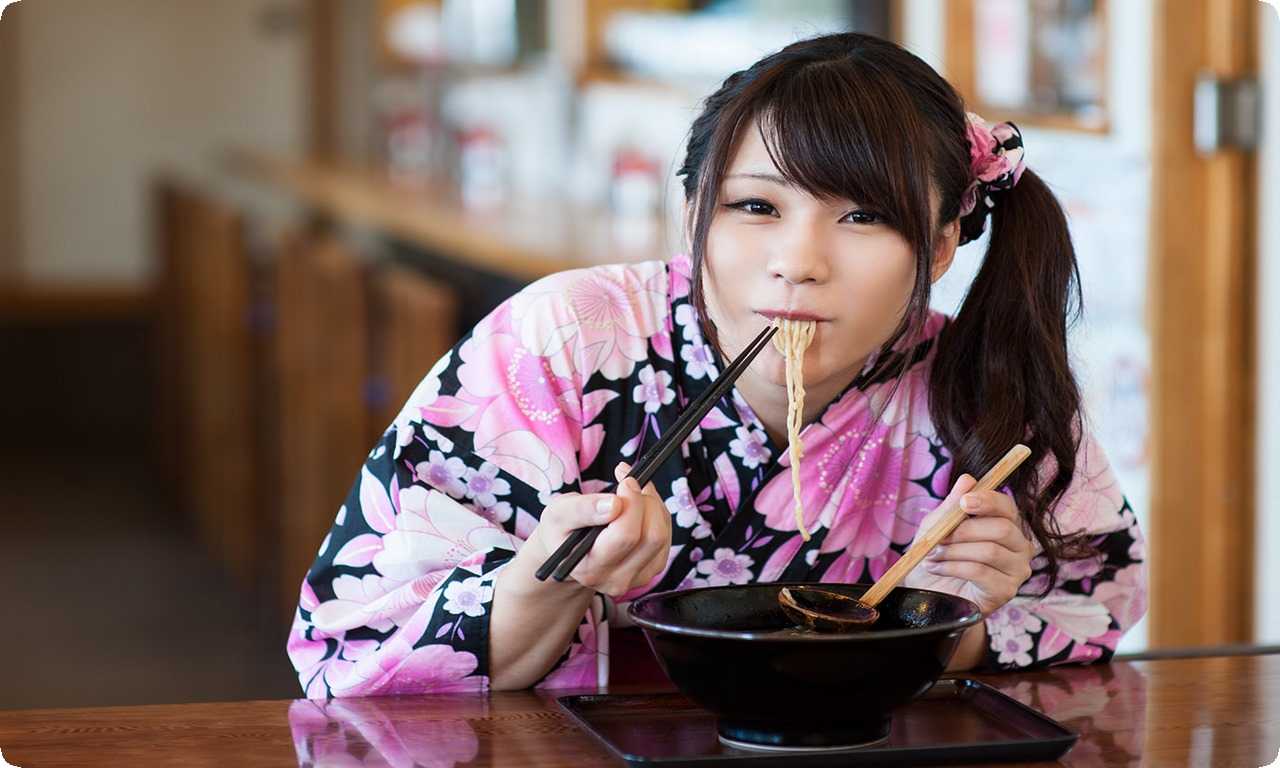 Громкое жевание в Японии считается знаком того, что еда вкусная и полезная, и может быть проявлением уважения к культурным традициям страны.
