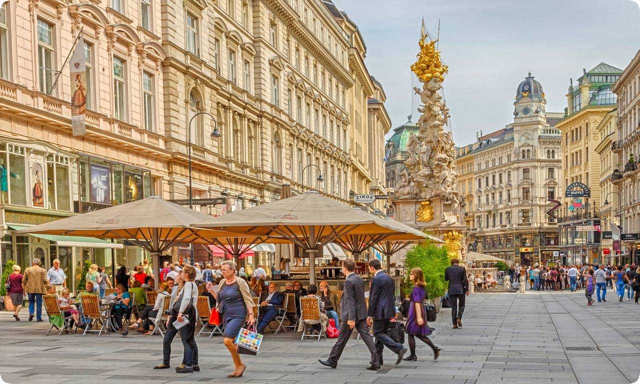 Грабен-стрит известна своими роскошными зданиями и уникальной архитектурой. На этой улице находится Стефансдом - католический собор, который является символом Вены, а также памятник Иосифу II - великому императору Австрийской империи.