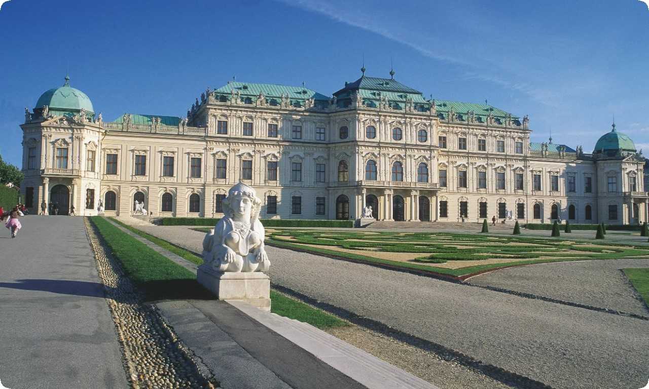 Дворец Бельведер - это место, которое обязательно стоит посетить при поездке в Вену. Он является прекрасным примером архитектуры того времени и наследием истории города, которое не оставит равнодушным ни одного туриста.