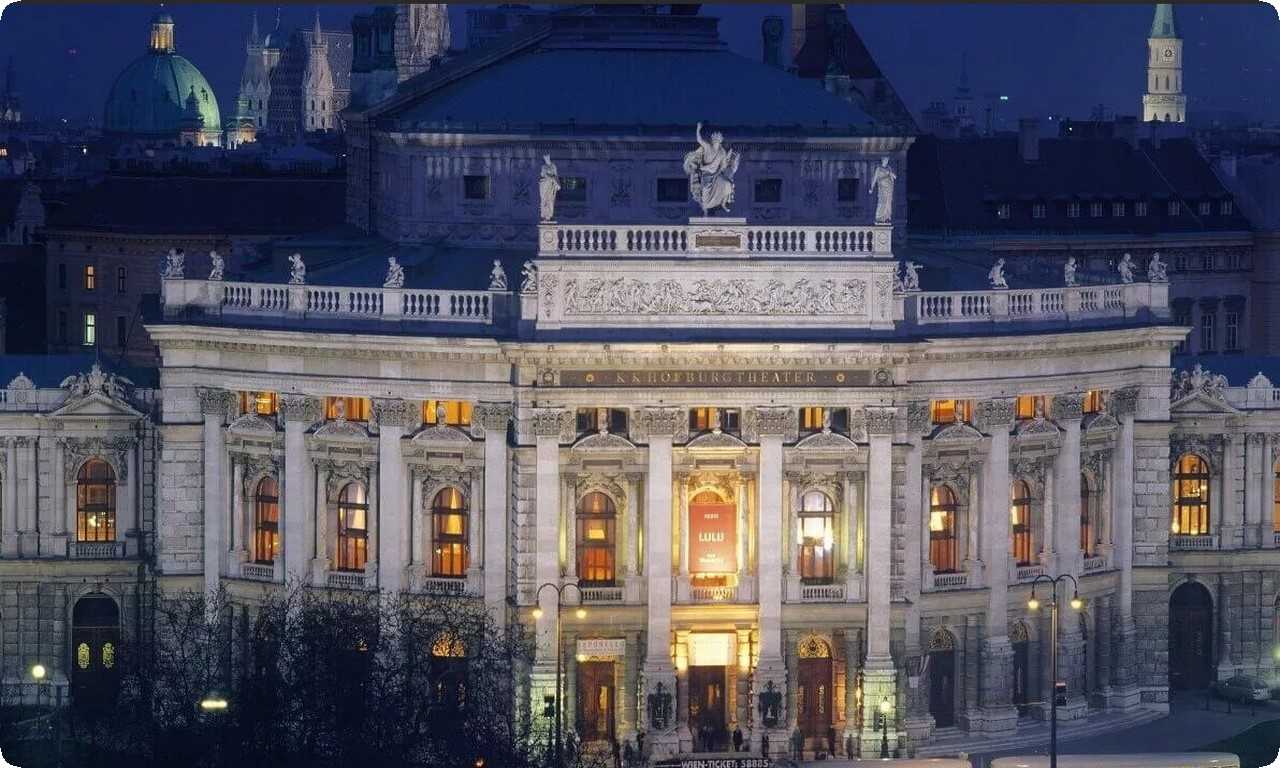 Бургтеатр - это место, которое обязательно стоит посетить при поездке в Вену. Он является не только национальным театром Австрии, но и одним из самых значимых театров в мире.