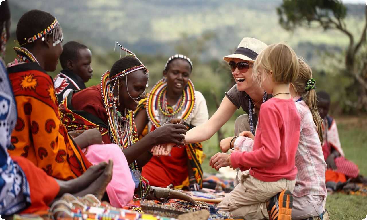 Маасай в традиционной одежде, Кения