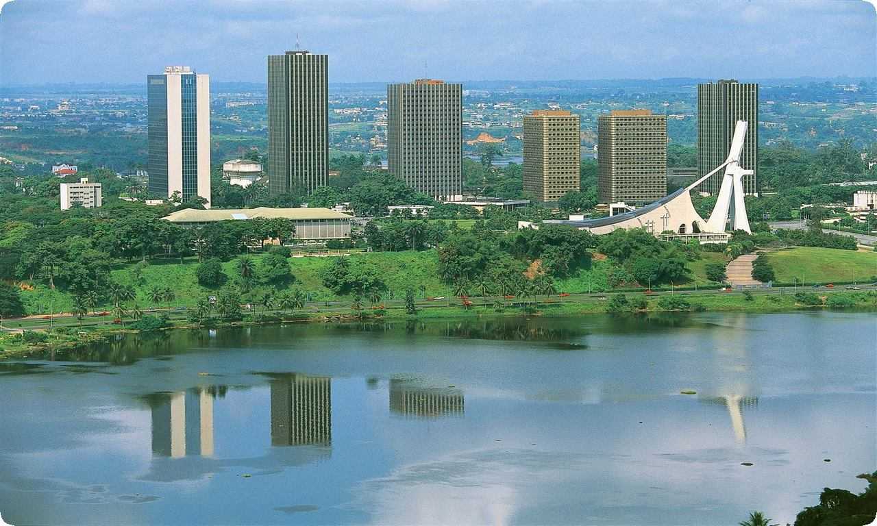 Вид на современный город Кот-д'Ивуара