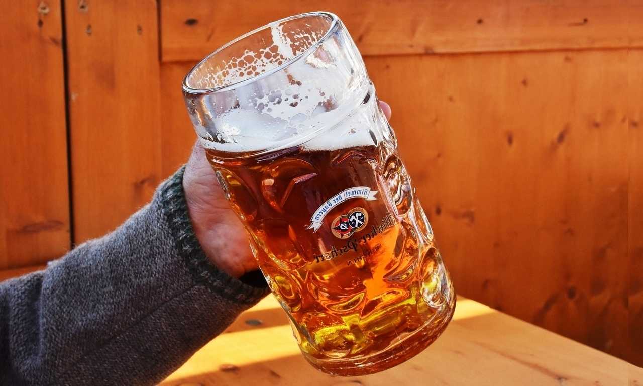 Пивоваренная промышленность в Германии - одна из крупнейших в мире, известная своим качественным пивом.