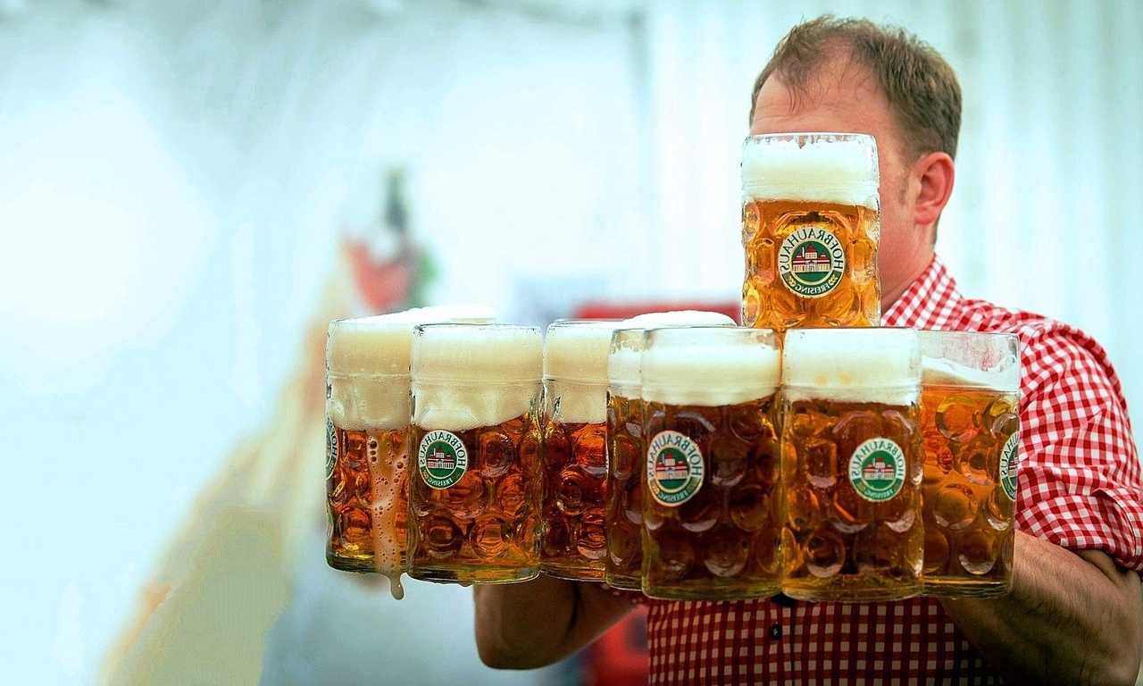 Германия славится разнообразием видов пива: от светлых лагеров до крепких темных эля.
