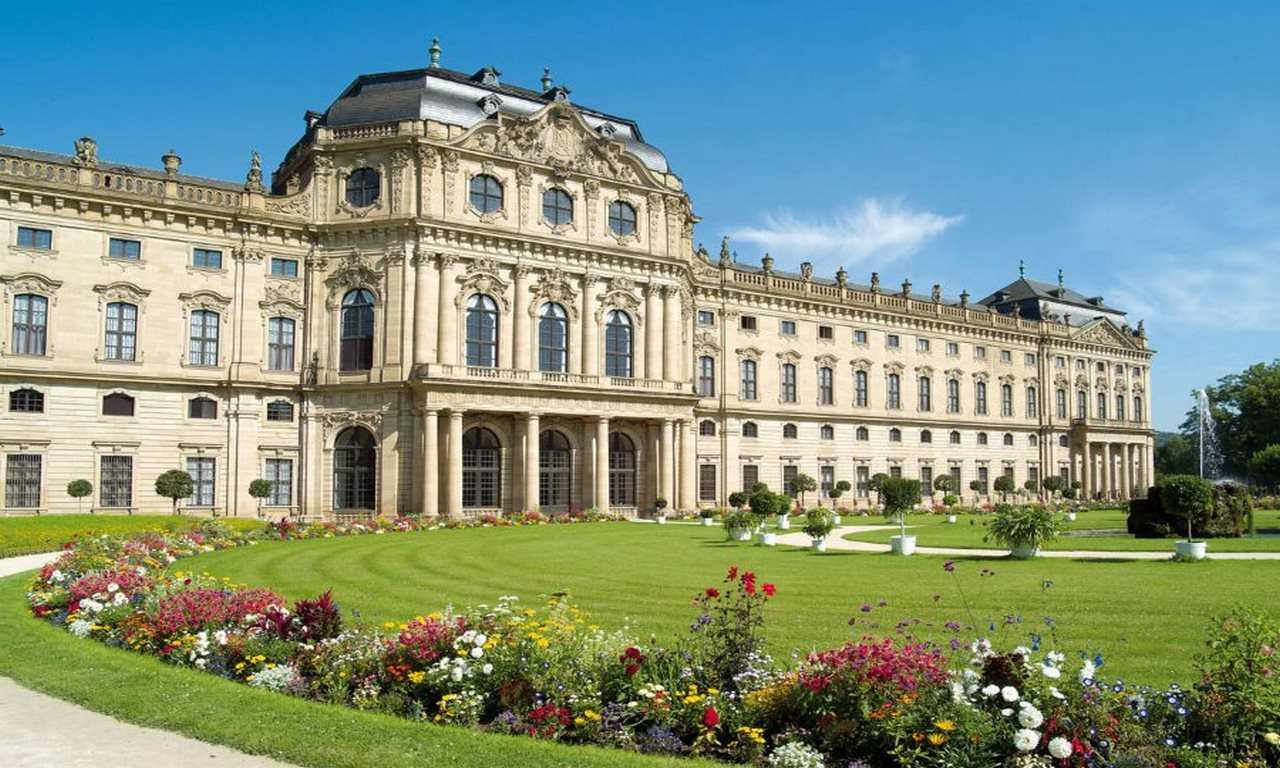 Германия известна своими многочисленными дворцами и фортами, которые отражают ее богатую историю.