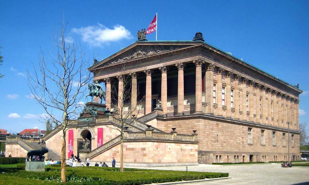 Посещение Национального музея Германии - это уникальная возможность узнать больше о культуре и истории Германии и насладиться красотой произведений искусства.