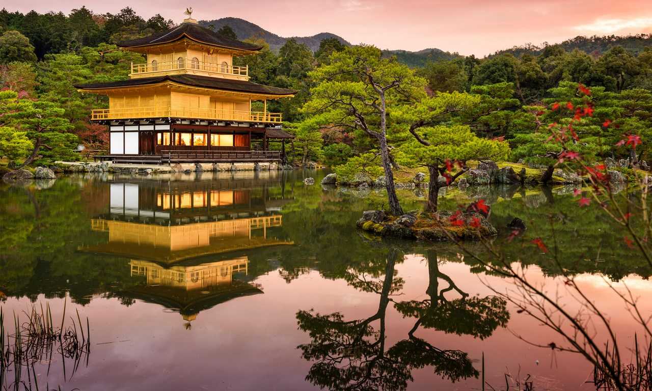 Киото - это город, который сохраняет японские традиции и культуру. Отправьтесь на романтическую экскурсию, где вы сможете познакомиться с традиционным искусством, посетить местные музеи и знакомиться с историей города. Это путешествие станет незабываемым опытом для вас и вашей второй половинки.